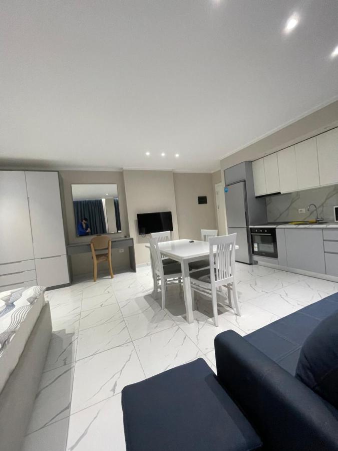Modern Beachfront Apartments Σαράντα Εξωτερικό φωτογραφία