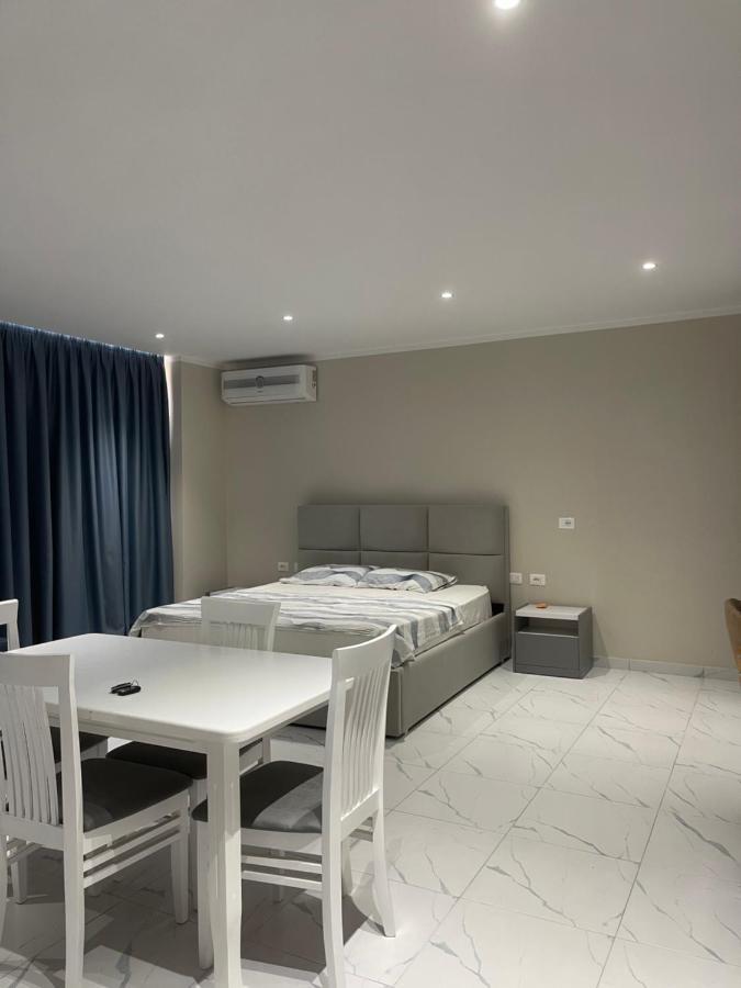 Modern Beachfront Apartments Σαράντα Εξωτερικό φωτογραφία