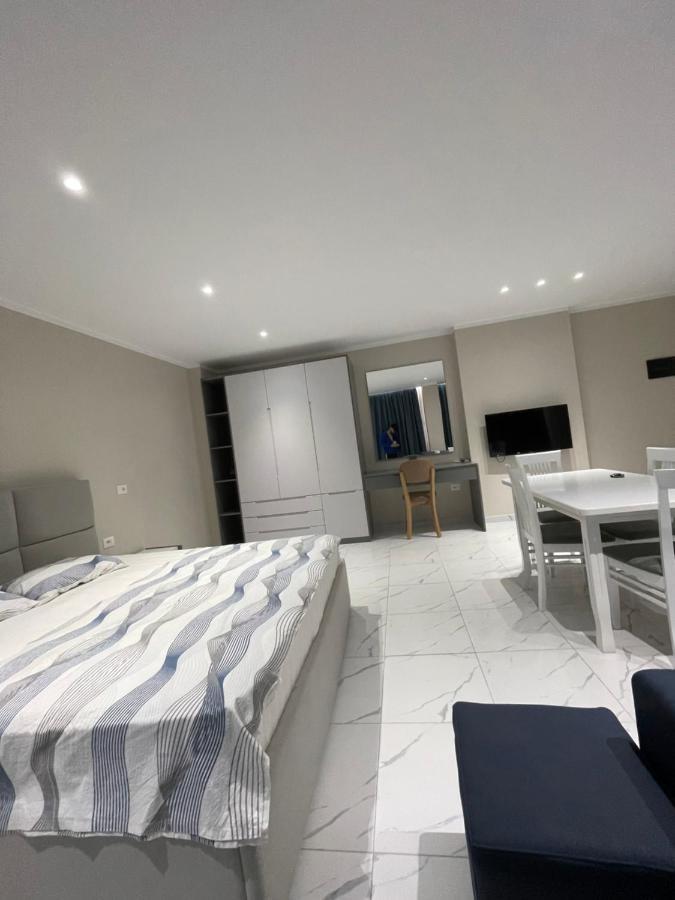 Modern Beachfront Apartments Σαράντα Εξωτερικό φωτογραφία